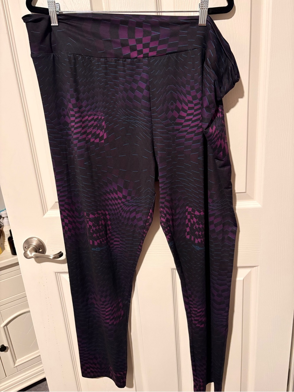 Disney Black and Purple Optical-Check Women’s Leggings
